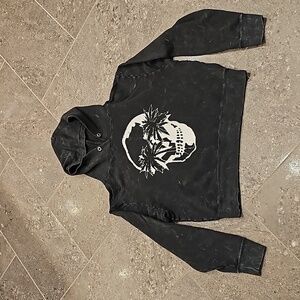 CHRLDR ladies slouchy cropped hoodie in size M